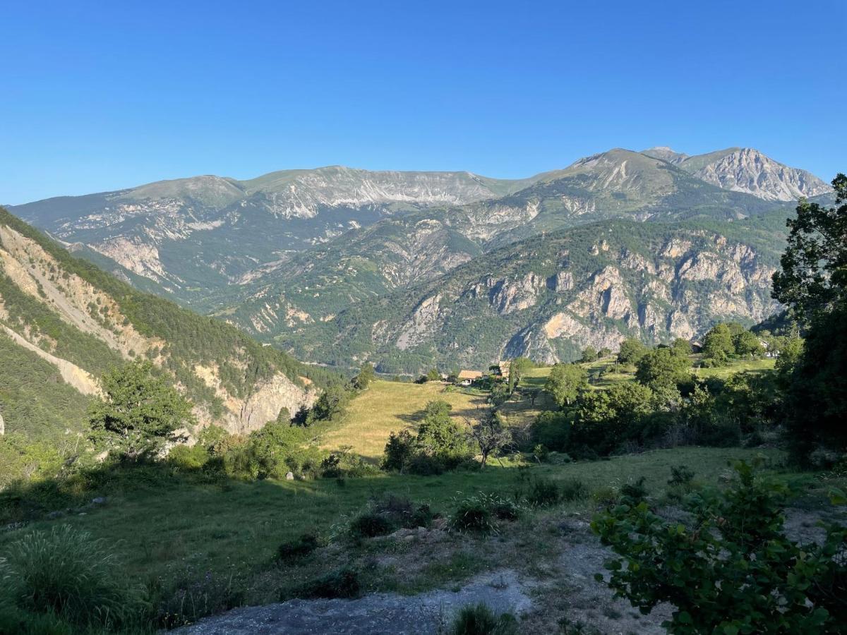 Gite De La Fontaine Gorges De Daluis Eksteriør billede